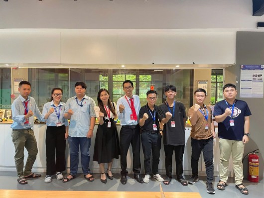 Lãnh đạo khoa Công nghệ thông tin gặp gỡ động viên các đội tham gia thi sáng tạo kỹ thuật Đồng Nai 2024